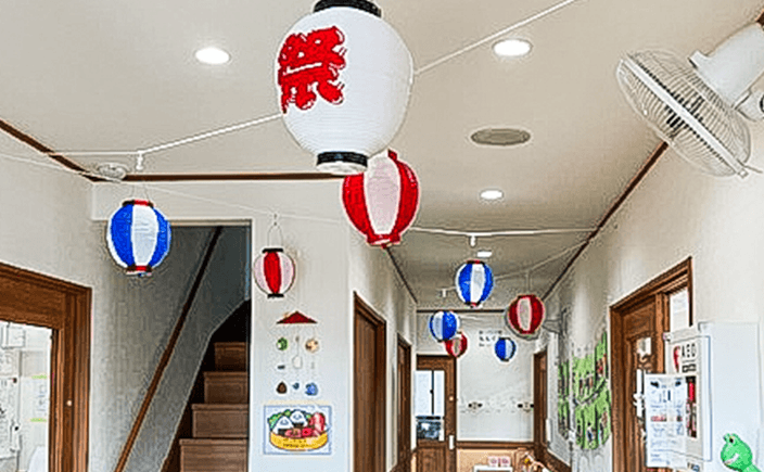 8月